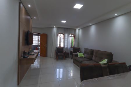 Casa à venda com 225m², 3 quartos e 6 vagas Casa à venda com 225m², 3 quartos e 6 vagasSala