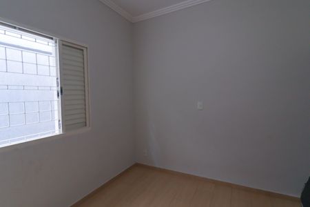 Casa à venda com 225m², 3 quartos e 6 vagas Casa à venda com 225m², 3 quartos e 6 vagasQuarto 2