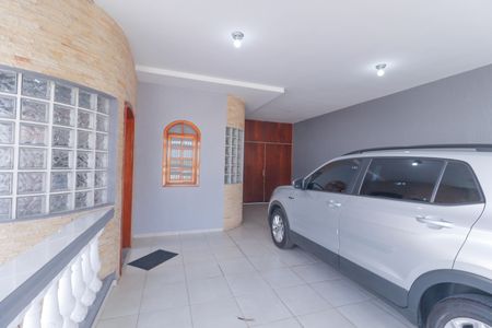 Casa à venda com 225m², 3 quartos e 6 vagas Casa à venda com 225m², 3 quartos e 6 vagasGaragem