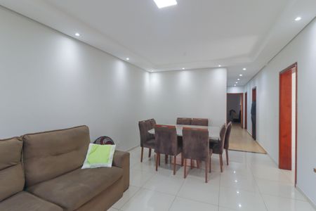 Casa à venda com 225m², 3 quartos e 6 vagas Casa à venda com 225m², 3 quartos e 6 vagasSala