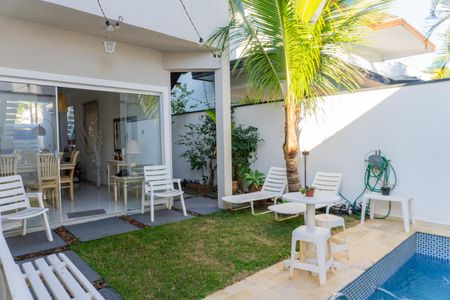 Casa de condomínio para alugar com 360m², 3 quartos e 5 vagasÁrea Externa