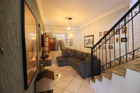 Casa para alugar com 238m², 2 quartos e 2 vagas Casa para alugar com 238m², 2 quartos e 2 vagasSala