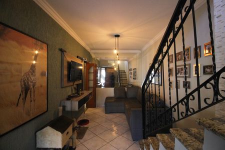 Casa para alugar com 238m², 2 quartos e 2 vagas Casa para alugar com 238m², 2 quartos e 2 vagasSala