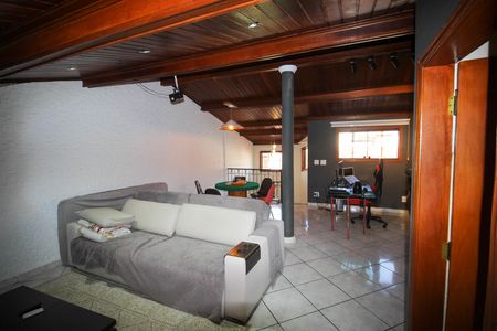 Casa para alugar com 238m², 2 quartos e 2 vagas Casa para alugar com 238m², 2 quartos e 2 vagasSala de TV