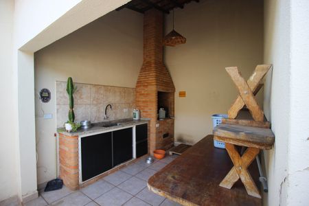 Casa para alugar com 238m², 2 quartos e 2 vagas Casa para alugar com 238m², 2 quartos e 2 vagasEspaço Gourmet