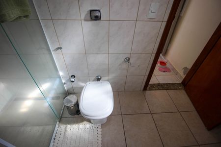 Casa para alugar com 238m², 2 quartos e 2 vagas Casa para alugar com 238m², 2 quartos e 2 vagasBanheiro da Suíte