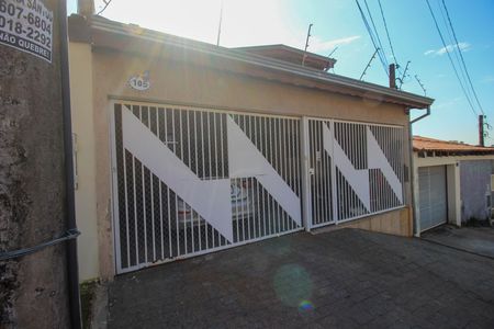 Casa para alugar com 238m², 2 quartos e 2 vagas Casa para alugar com 238m², 2 quartos e 2 vagasFachada