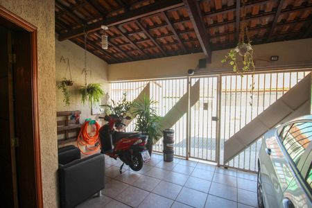 Casa para alugar com 238m², 2 quartos e 2 vagas Casa para alugar com 238m², 2 quartos e 2 vagasGaragem