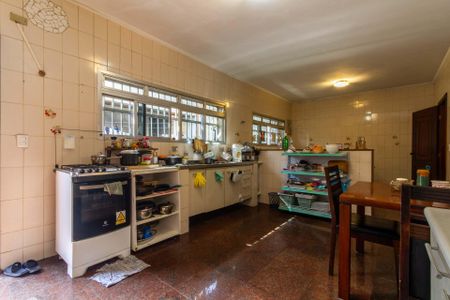 Casa à venda com 300m², 4 quartos e 6 vagasCozinha