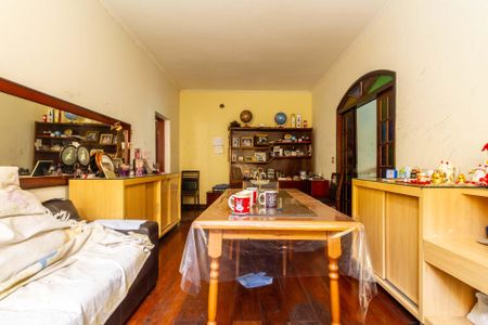 Casa à venda com 300m², 4 quartos e 6 vagasCopa