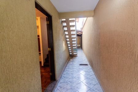 Casa à venda com 128m², 3 quartos e 2 vagas Casa à venda com 128m², 3 quartos e 2 vagasCorredor Quintal