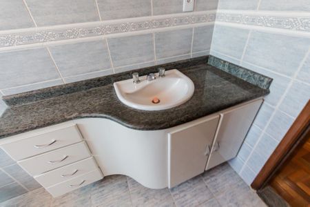 Casa à venda com 128m², 3 quartos e 2 vagas Casa à venda com 128m², 3 quartos e 2 vagasBanheiro da Suíte