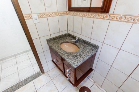 Casa à venda com 128m², 3 quartos e 2 vagas Casa à venda com 128m², 3 quartos e 2 vagasBanheiro 2