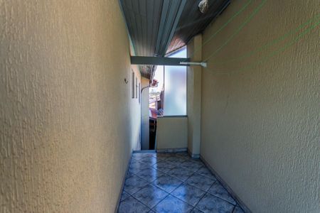 Casa à venda com 128m², 3 quartos e 2 vagas Casa à venda com 128m², 3 quartos e 2 vagasCorredor