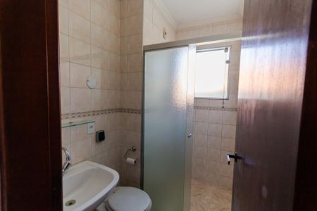 Casa à venda com 128m², 3 quartos e 2 vagas Casa à venda com 128m², 3 quartos e 2 vagasBanheiro