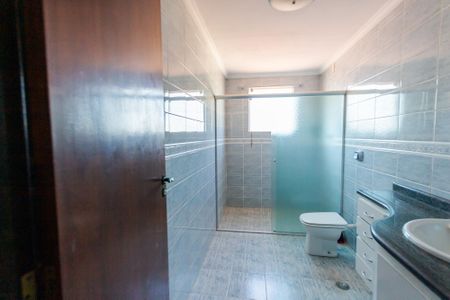 Casa à venda com 128m², 3 quartos e 2 vagas Casa à venda com 128m², 3 quartos e 2 vagasBanheiro da Suíte