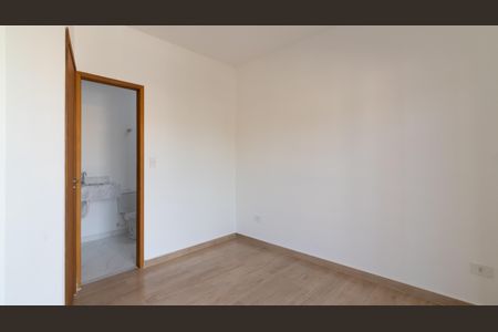 Casa à venda com 100m², 3 quartos e 2 vagas Casa à venda com 100m², 3 quartos e 2 vagasSuíte