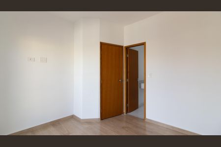 Casa à venda com 100m², 3 quartos e 2 vagas Casa à venda com 100m², 3 quartos e 2 vagasSuíte
