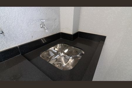 Casa à venda com 100m², 3 quartos e 2 vagas Casa à venda com 100m², 3 quartos e 2 vagasÁrea de Serviço