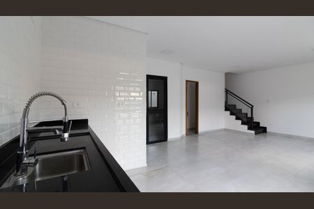 Casa à venda com 100m², 3 quartos e 2 vagas Casa à venda com 100m², 3 quartos e 2 vagasCozinha