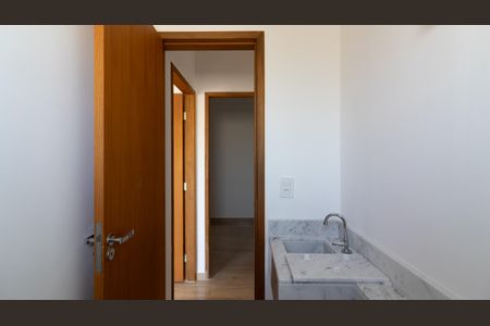 Casa à venda com 100m², 3 quartos e 2 vagas Casa à venda com 100m², 3 quartos e 2 vagasBanheiro Social