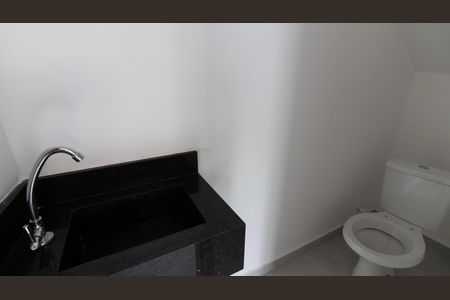 Casa à venda com 100m², 3 quartos e 2 vagas Casa à venda com 100m², 3 quartos e 2 vagasLavabo