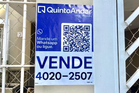 Casa à venda com 160m², 4 quartos e 2 vagas Casa à venda com 160m², 4 quartos e 2 vagasPlaquinha