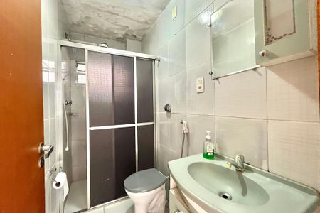 Casa à venda com 160m², 4 quartos e 2 vagas Casa à venda com 160m², 4 quartos e 2 vagasBanheiro de Serviço