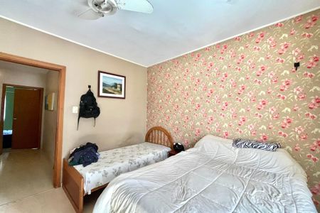 Casa à venda com 160m², 4 quartos e 2 vagas Casa à venda com 160m², 4 quartos e 2 vagasQuarto