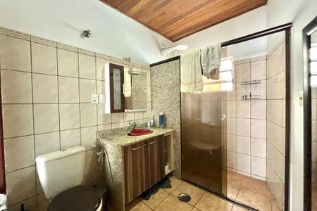 Casa à venda com 160m², 4 quartos e 2 vagas Casa à venda com 160m², 4 quartos e 2 vagasBanheiro da Suíte 1