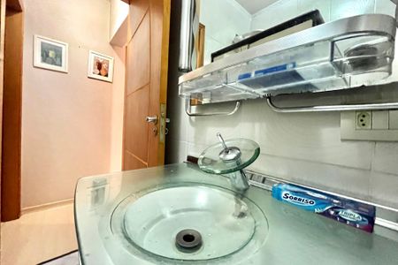 Casa à venda com 160m², 4 quartos e 2 vagas Casa à venda com 160m², 4 quartos e 2 vagasBanheiro Social