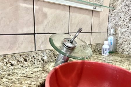 Casa à venda com 160m², 4 quartos e 2 vagas Casa à venda com 160m², 4 quartos e 2 vagasBanheiro da Suíte 1