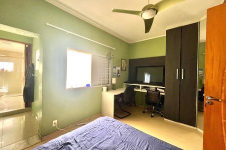 Casa à venda com 160m², 4 quartos e 2 vagas Casa à venda com 160m², 4 quartos e 2 vagasSuíte 2