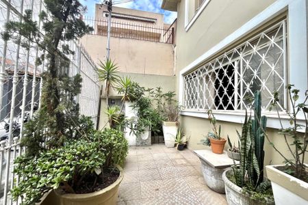 Casa à venda com 160m², 4 quartos e 2 vagas Casa à venda com 160m², 4 quartos e 2 vagasÁrea Externa