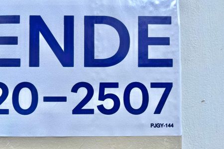 Casa à venda com 160m², 4 quartos e 2 vagas Casa à venda com 160m², 4 quartos e 2 vagasPlaquinha