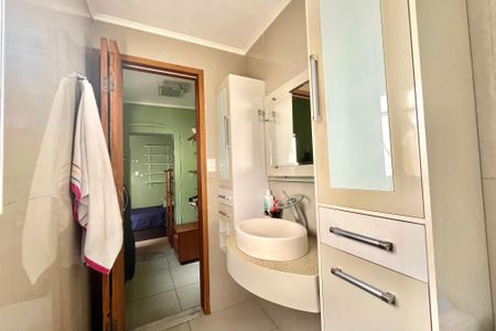 Casa à venda com 160m², 4 quartos e 2 vagas Casa à venda com 160m², 4 quartos e 2 vagasBanheiro da Suíte 2