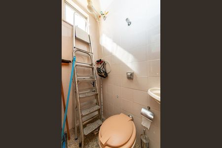 Apartamento para alugar com 99m², 4 quartos e 2 vagas Apartamento para alugar com 99m², 4 quartos e 2 vagasBanheiro de serviço