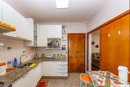 Apartamento para alugar com 99m², 4 quartos e 2 vagas Apartamento para alugar com 99m², 4 quartos e 2 vagasCozinha