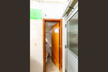 Apartamento para alugar com 99m², 4 quartos e 2 vagas Apartamento para alugar com 99m², 4 quartos e 2 vagasBanheiro de serviço