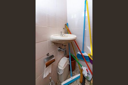 Apartamento para alugar com 99m², 4 quartos e 2 vagas Apartamento para alugar com 99m², 4 quartos e 2 vagasBanheiro de serviço