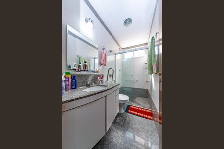 Apartamento para alugar com 99m², 4 quartos e 2 vagas Apartamento para alugar com 99m², 4 quartos e 2 vagasBanheiro da Suíte