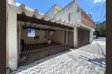 Casa à venda com 110m², 2 quartos e 2 vagasFachada + plaquinha