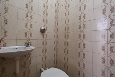 Casa à venda com 110m², 2 quartos e 2 vagasLavabo