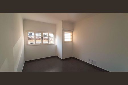 Casa à venda com 200m², 3 quartos e 4 vagasSala de TV