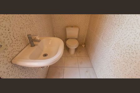 Casa à venda com 200m², 3 quartos e 4 vagasBanheiro da Garagem