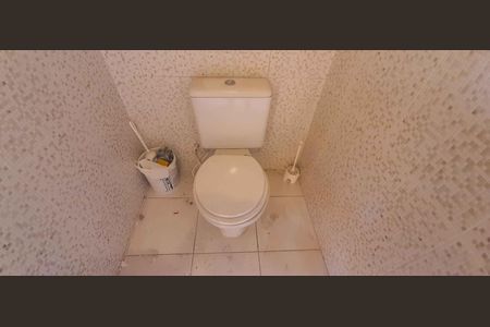 Casa à venda com 200m², 3 quartos e 4 vagasBanheiro da Garagem