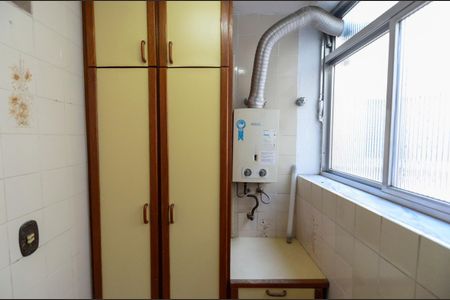 Apartamento à venda com 83m², 3 quartos e 1 vagaÁrea de Serviço