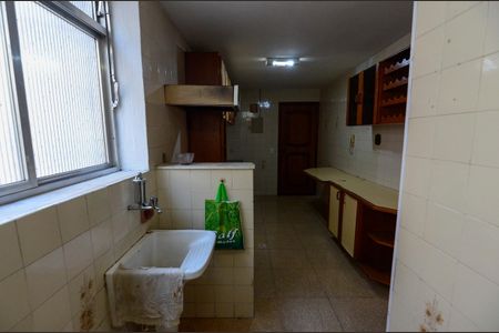 Apartamento à venda com 83m², 3 quartos e 1 vagaÁrea de Serviço
