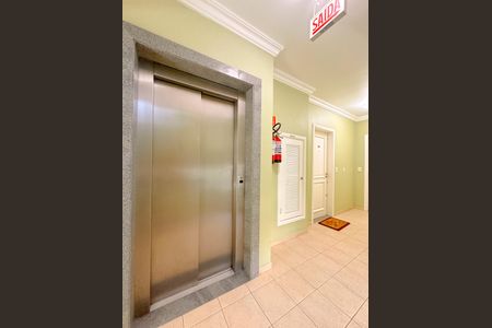 Apartamento para alugar com 122m², 3 quartos e sem vagaHall social