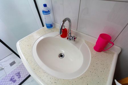 Casa à venda com 80m², 2 quartos e 1 vagaBanheiro 1